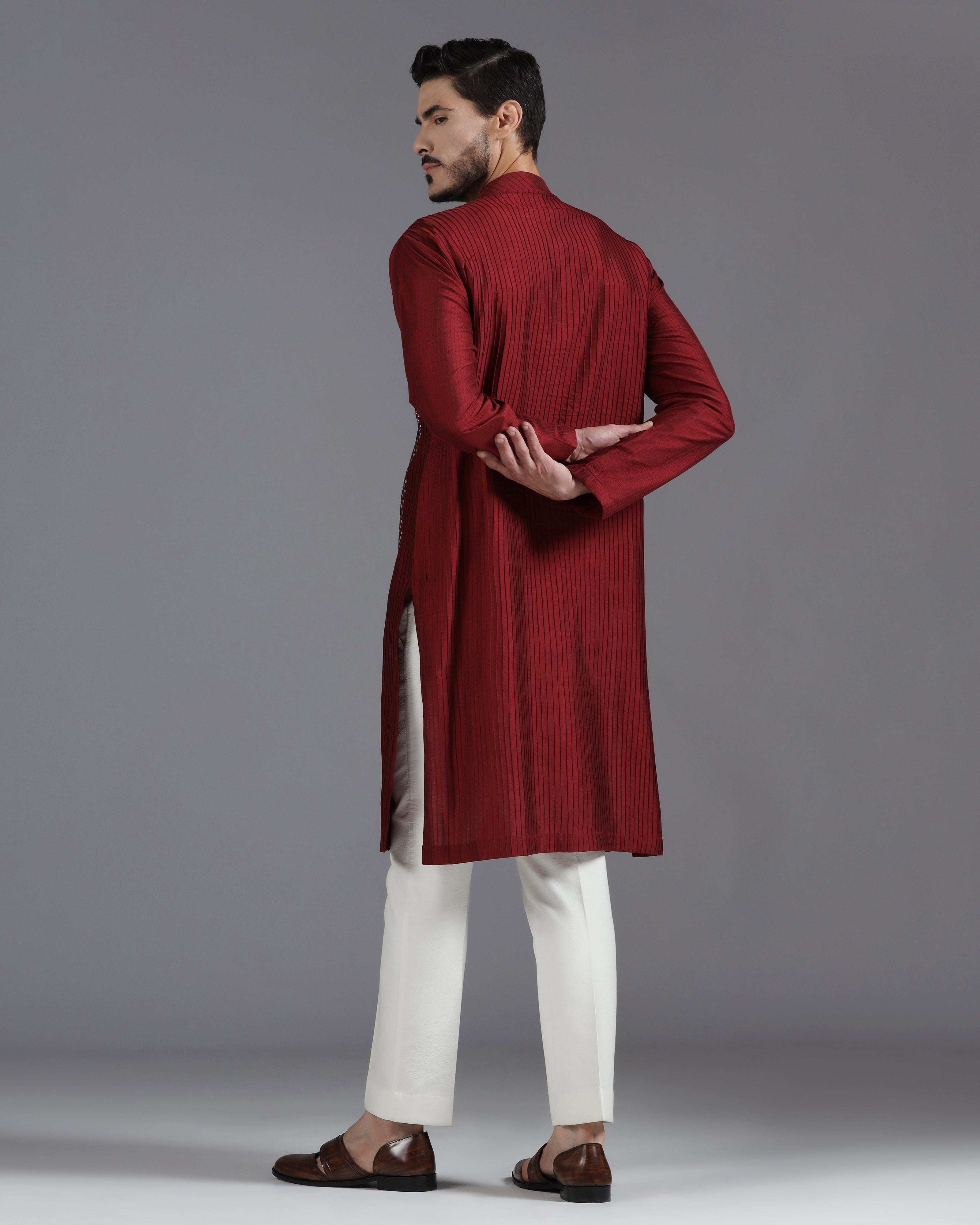 Aariz Mirror Embroidered Kurta Set – Maroon