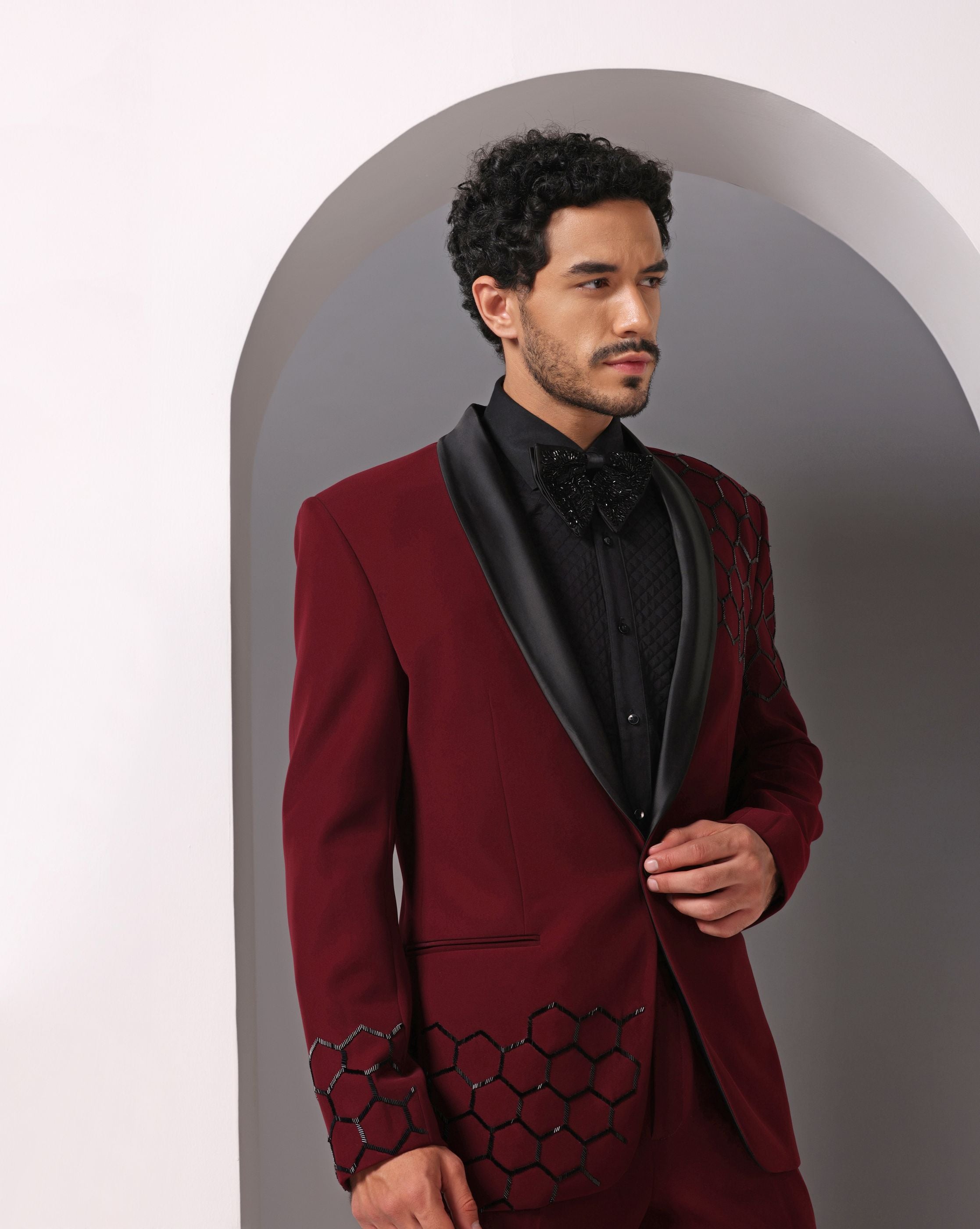 Crimson Elegance: Hand-Embroidered Hexagonal Cutdaana Embroidery