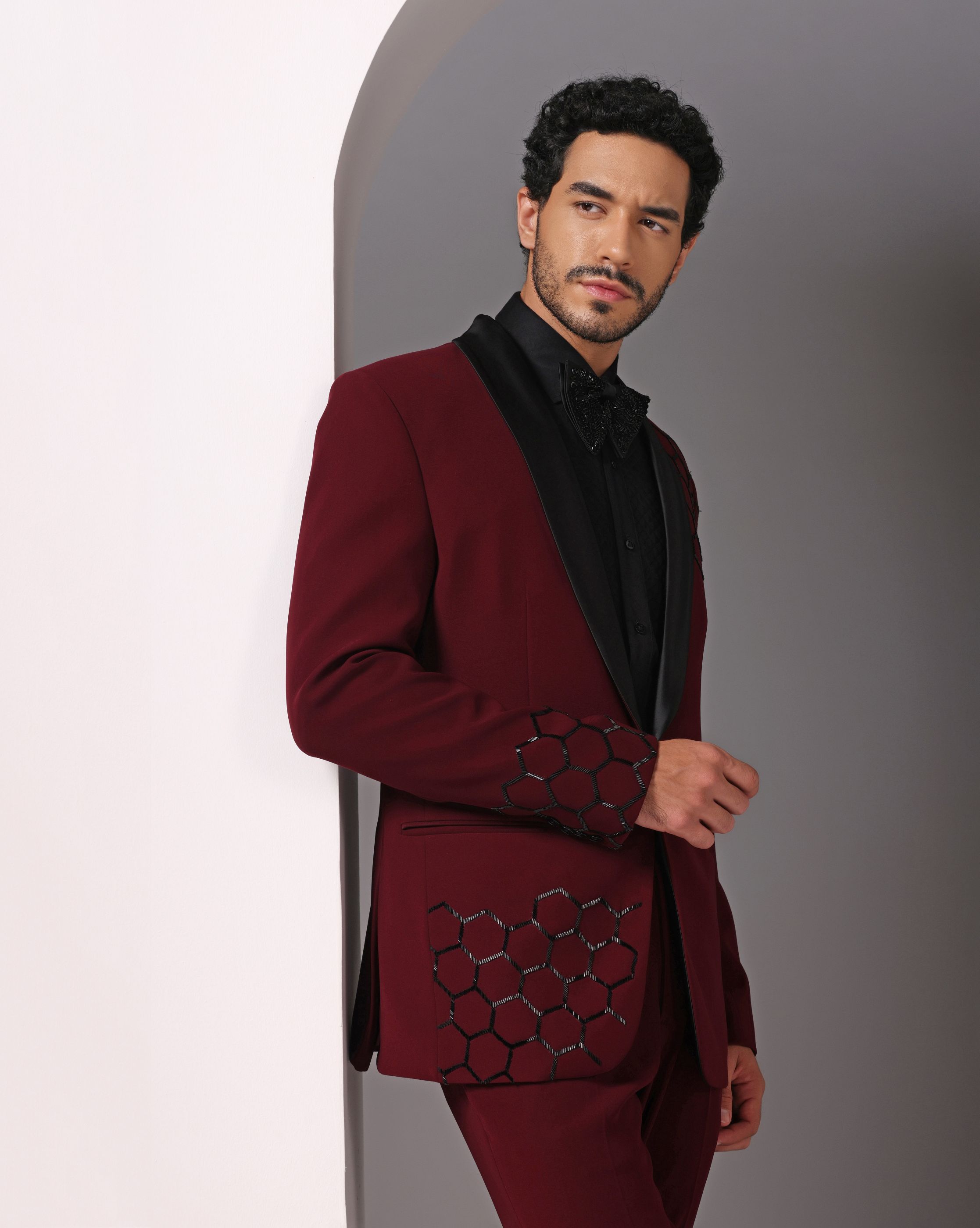 Crimson Elegance: Hand-Embroidered Hexagonal Cutdaana Embroidery