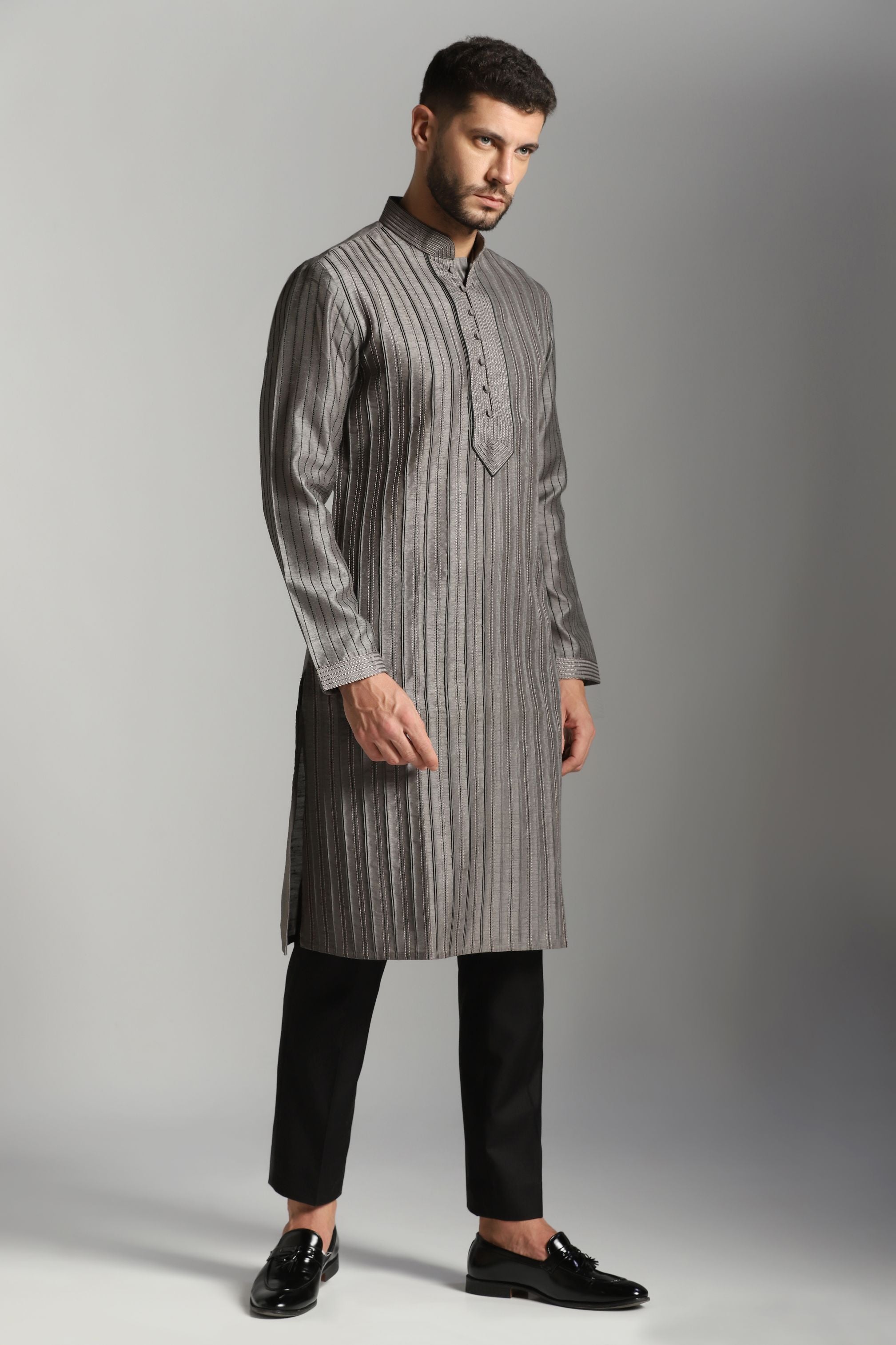 Silver Threads Elegance: Grey Kurta with Intricate Thread Work, Paired with Black Trouser