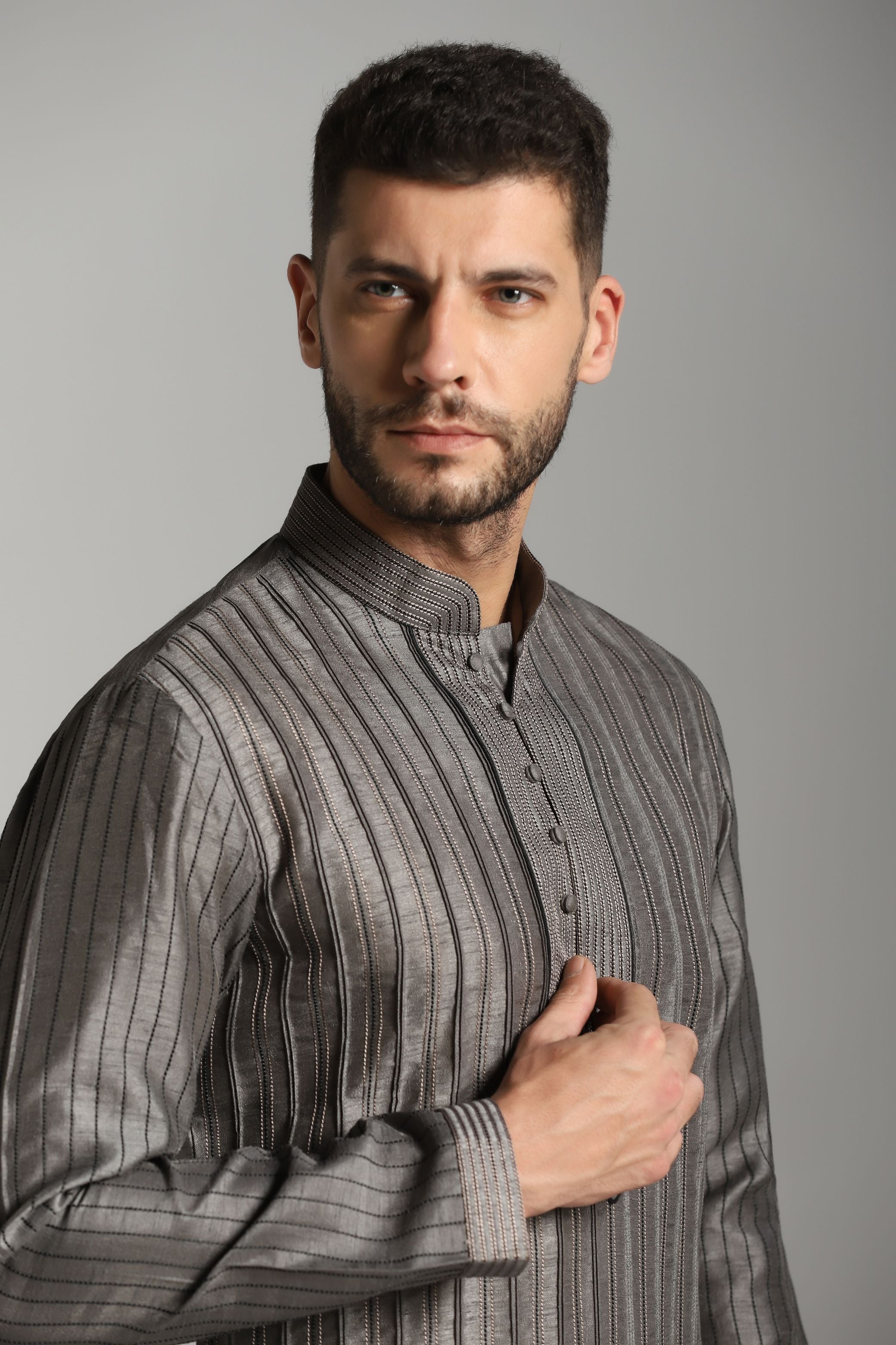 Silver Threads Elegance: Grey Kurta with Intricate Thread Work, Paired with Black Trouser